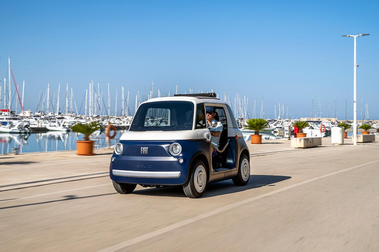 Dalla Versilia a Saint Tropez, a Torino c'è il sarto che "veste" la Fiat Topolino (FOTO E VIDEO)