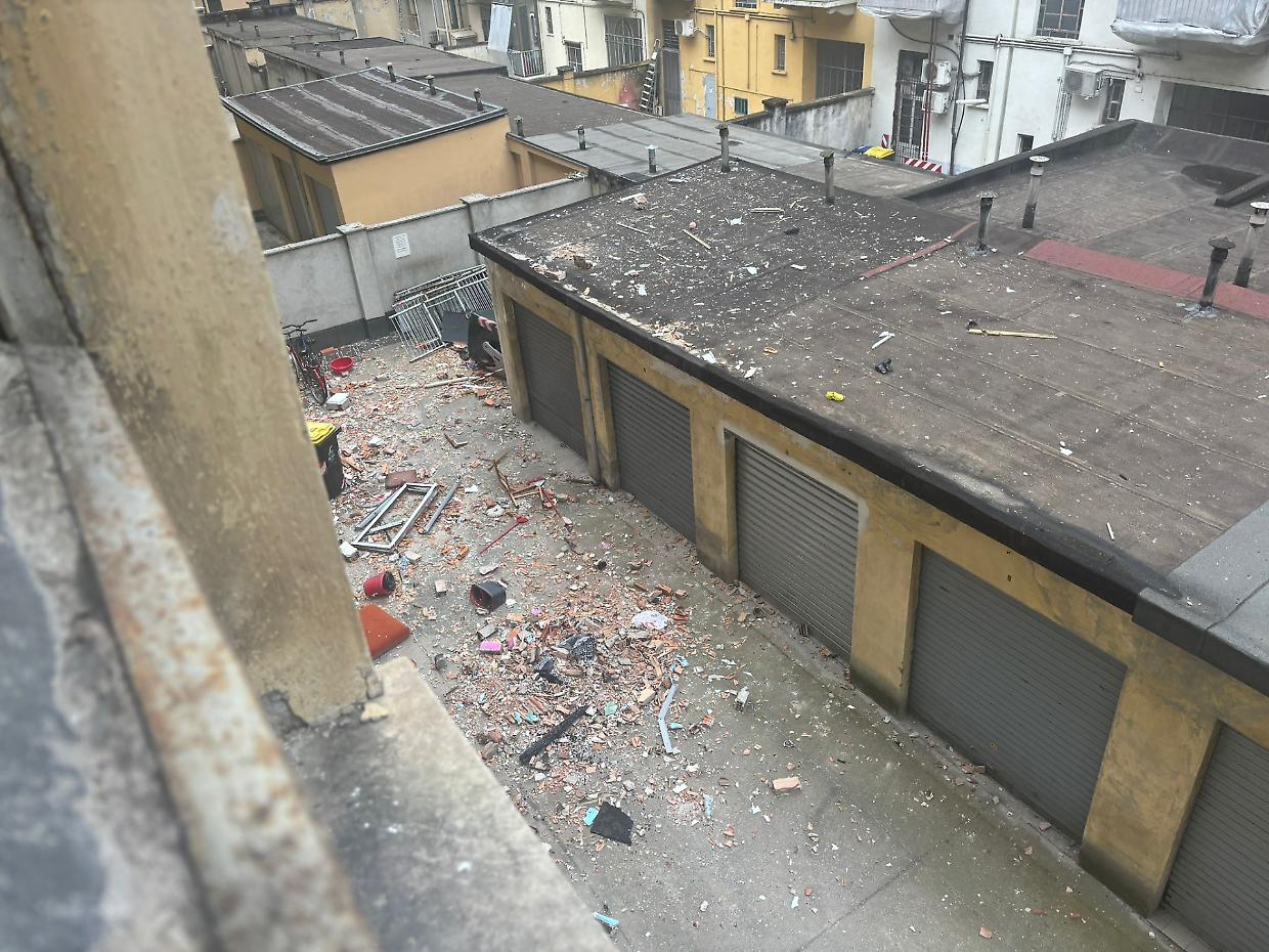Il trauma dei superstiti dopo l’incendio in via Nizza «Noi, ora terrorizzati anche dal vento»