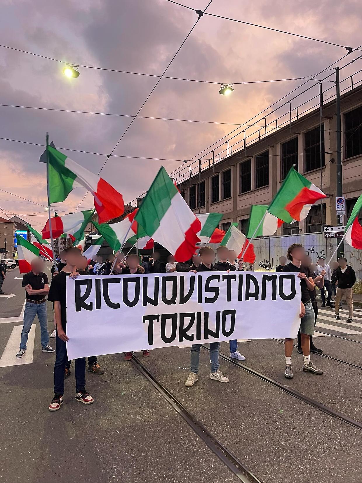 I Ros sequestrano la sede di Avanguardia Torino
