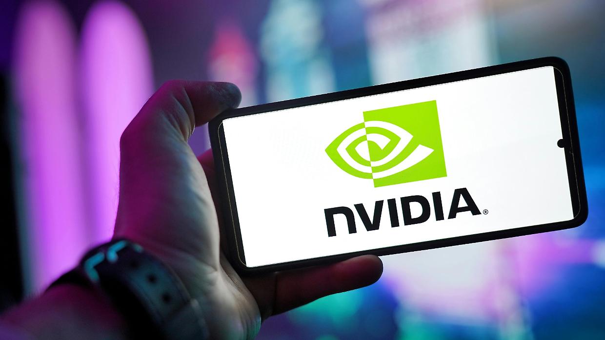 NVIDIA conquista la vetta: la top 10 delle aziende per capitalizzazione dominate dalla tech