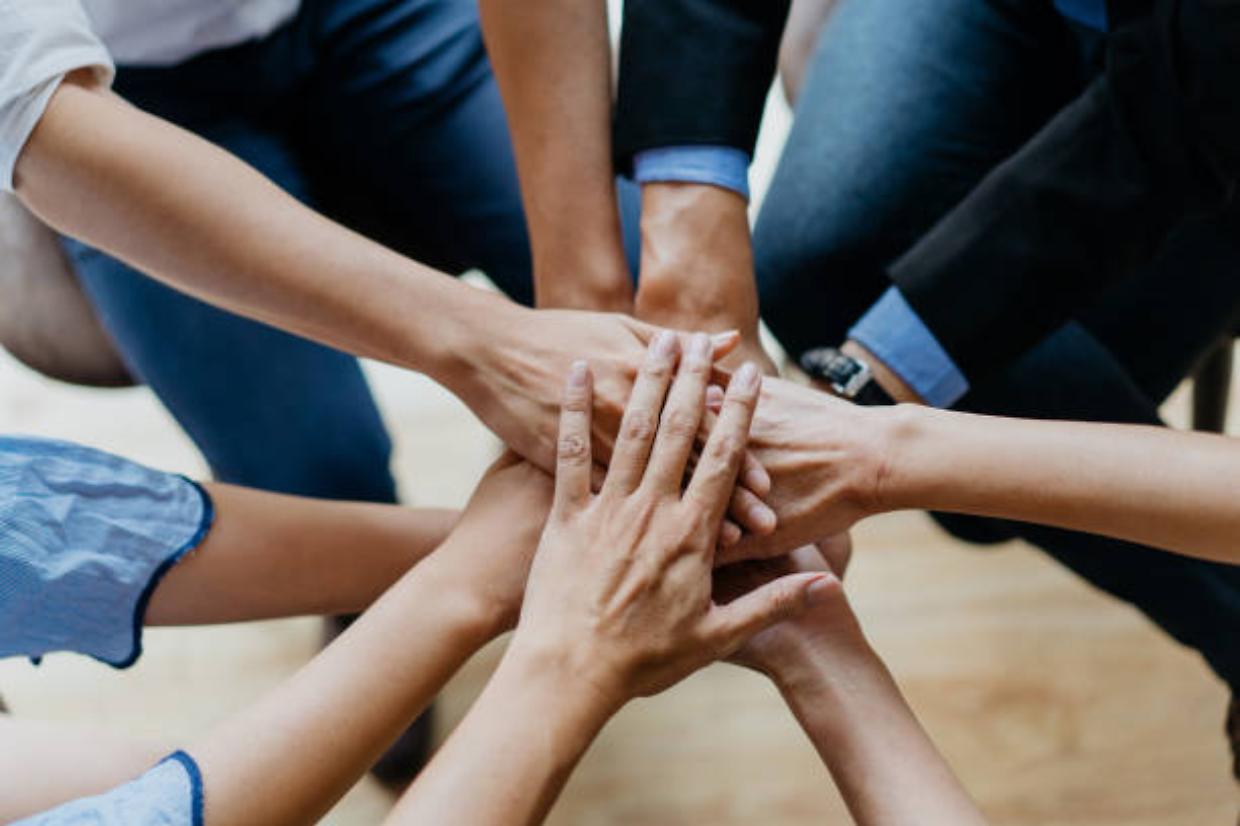 Quando la generosità entra in ufficio: cosa sono le ferie solidali 