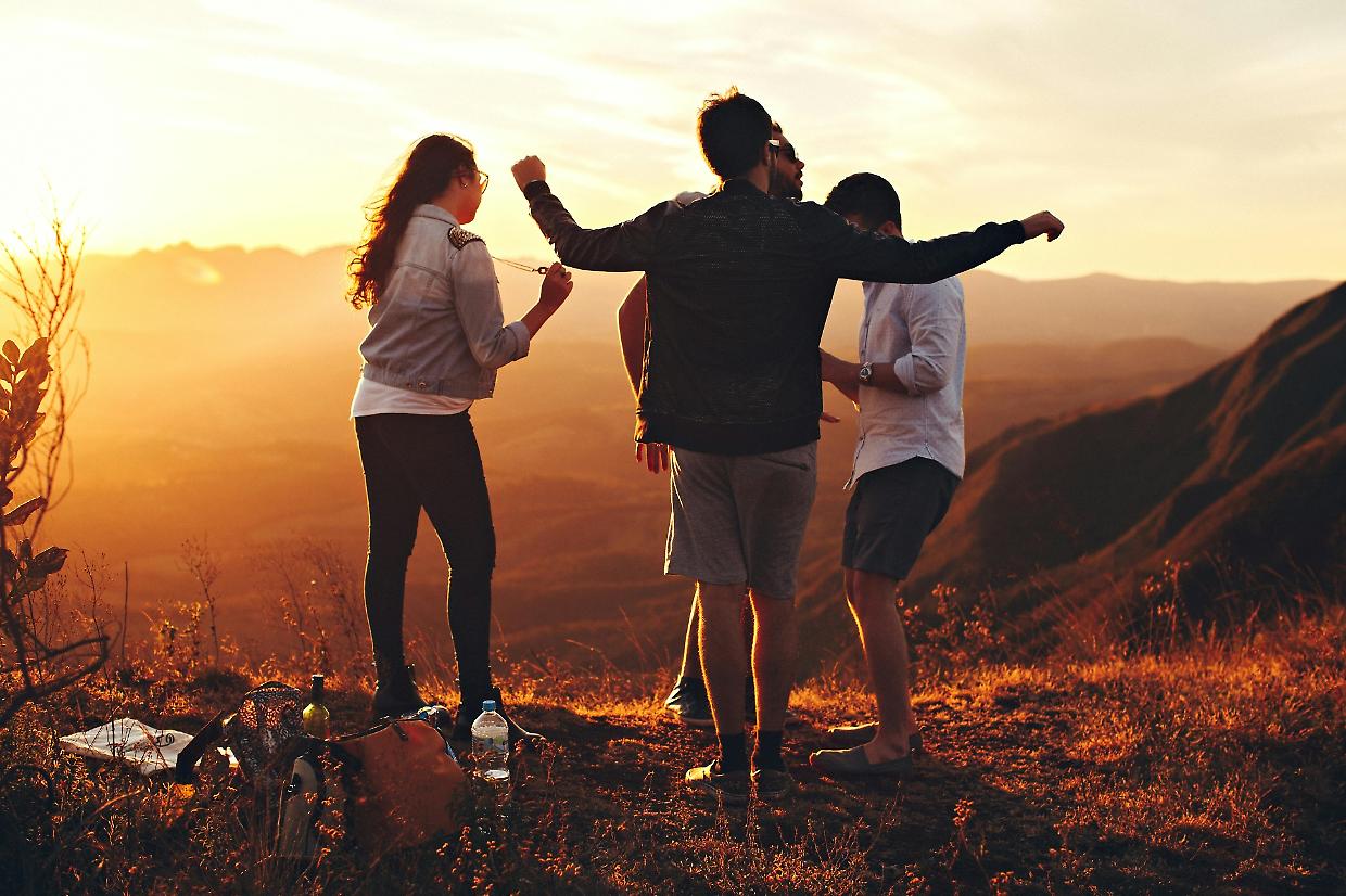 Millennials e crisi di mezza età: una generazione in bilico tra sogni e realtà