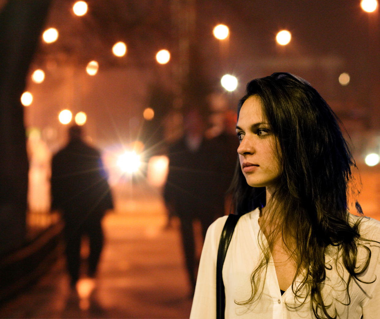 Esci di sera? A Torino c'è l'app anti violenza (non solo per le ragazze)