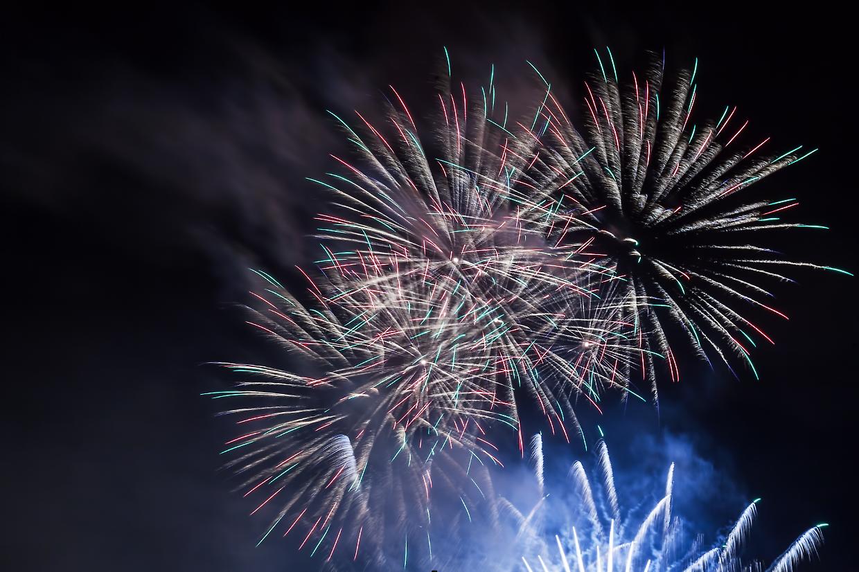 Fuochi d'artificio ogni sera a Mirafiori Sud: festa o segnale in codice?