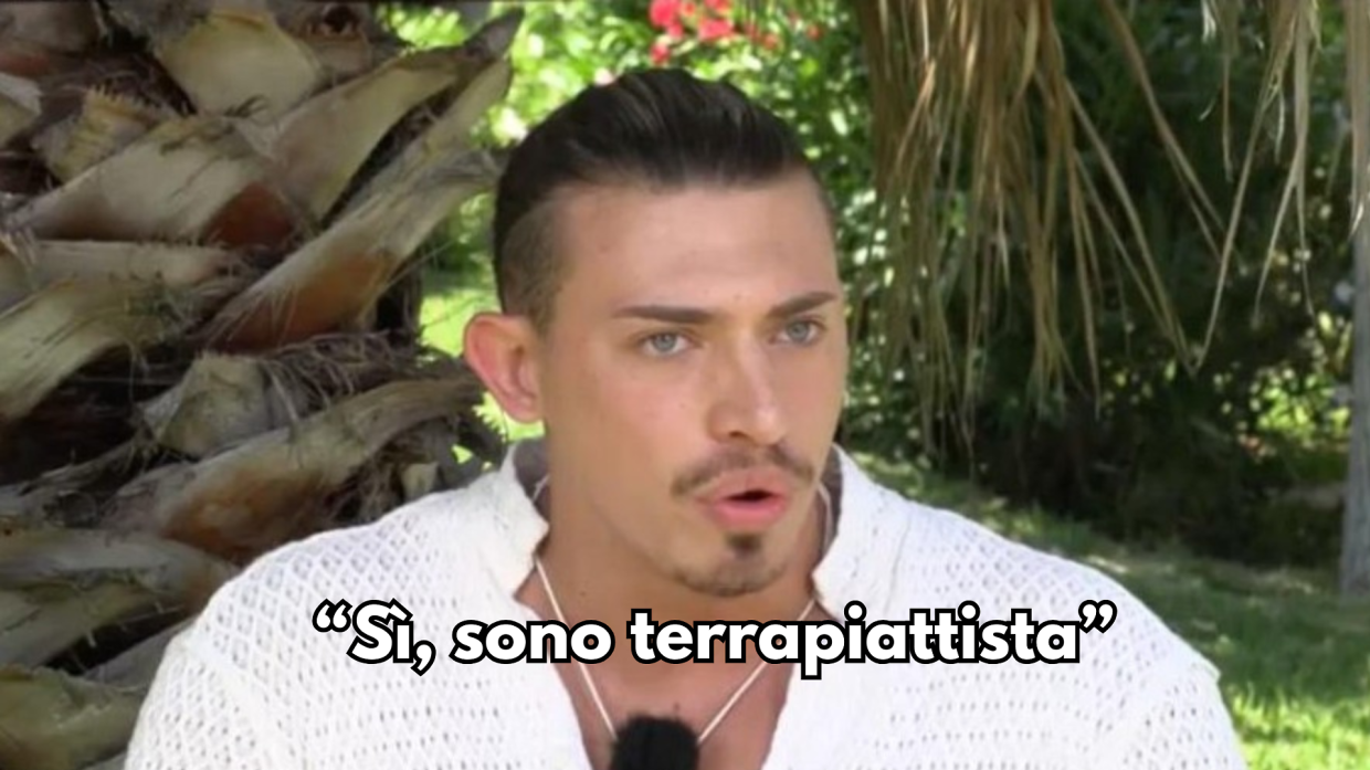 Terrapiattista a Temptation Island: "L’uomo non è mai andato sulla Luna, i dinosauri non si sono mai estinti", e ammette il tradimento