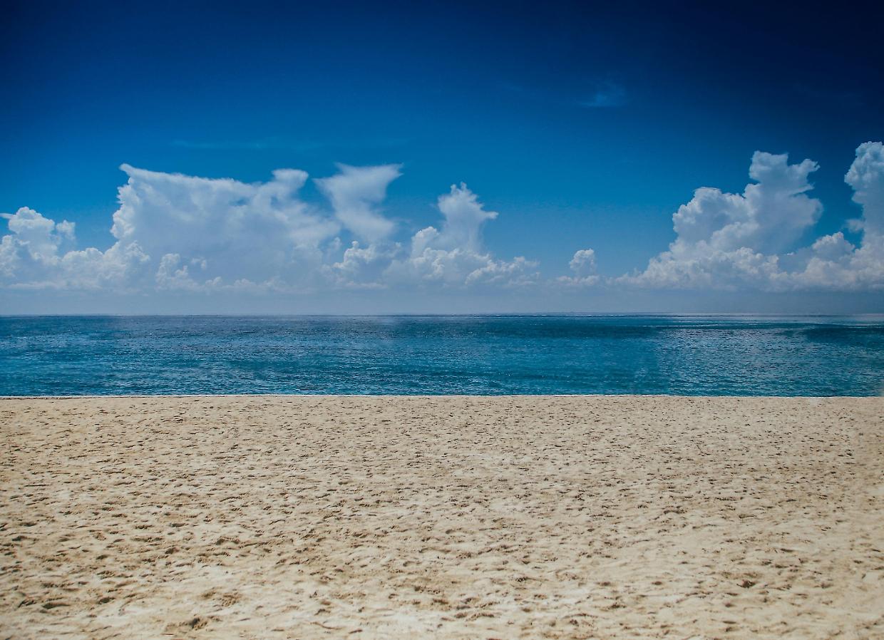 Tragedia in spiaggia: muore 17enne sepolto da buca scavata nella sabbia