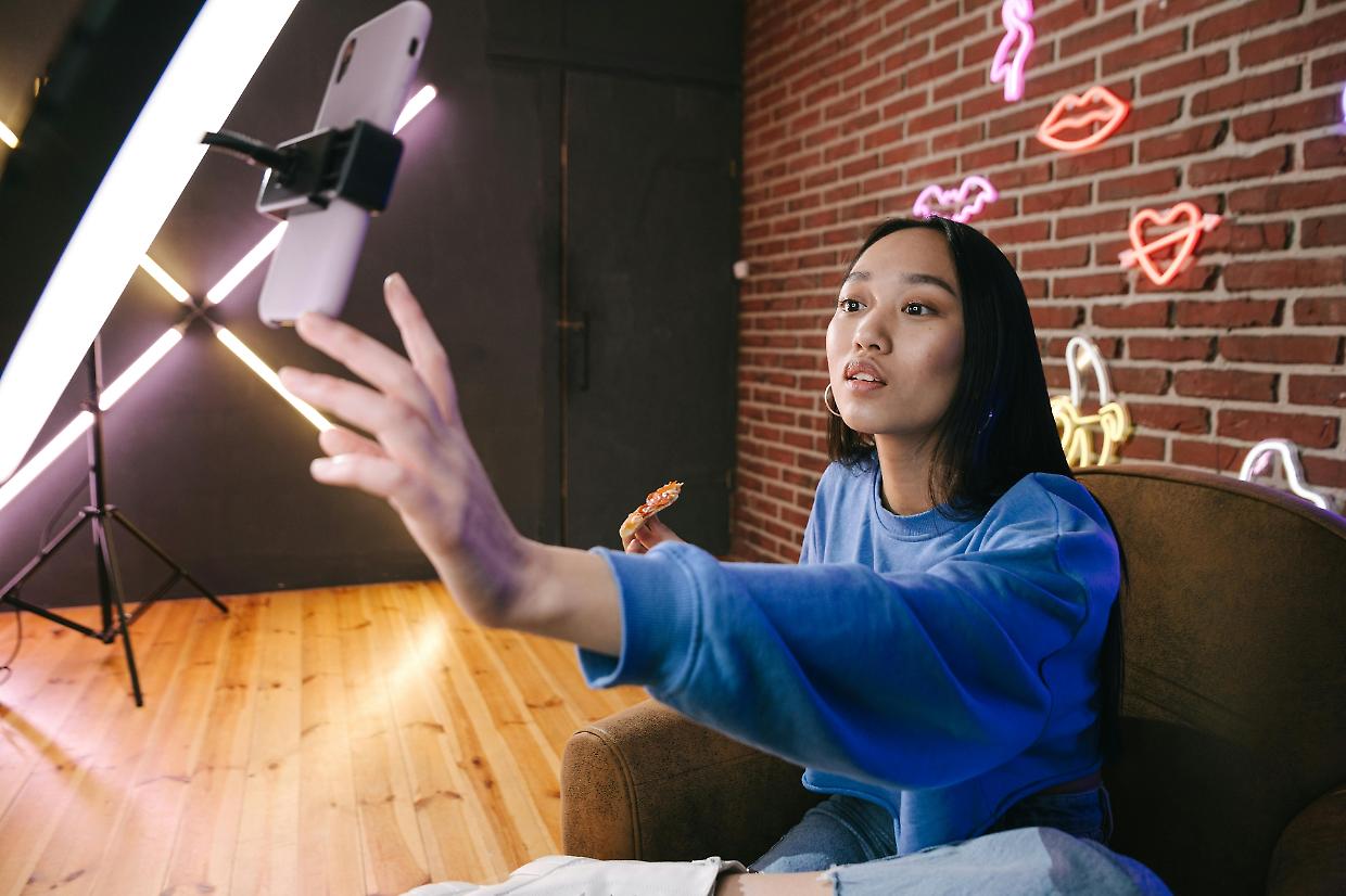 I compensi delle star del web sono in frenata: a crescere sono i creator di nicchia