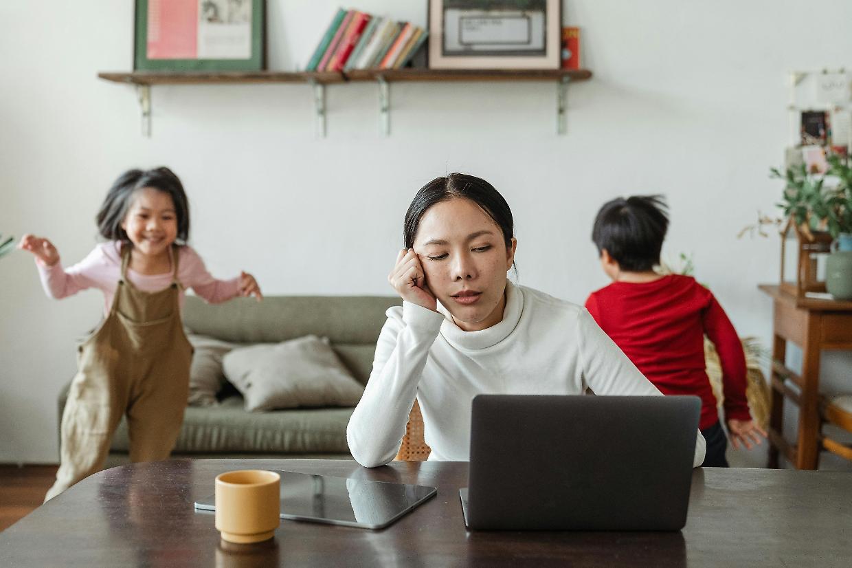Estate e genitori: perché le vacanze sono il periodo più stressante dell’anno
