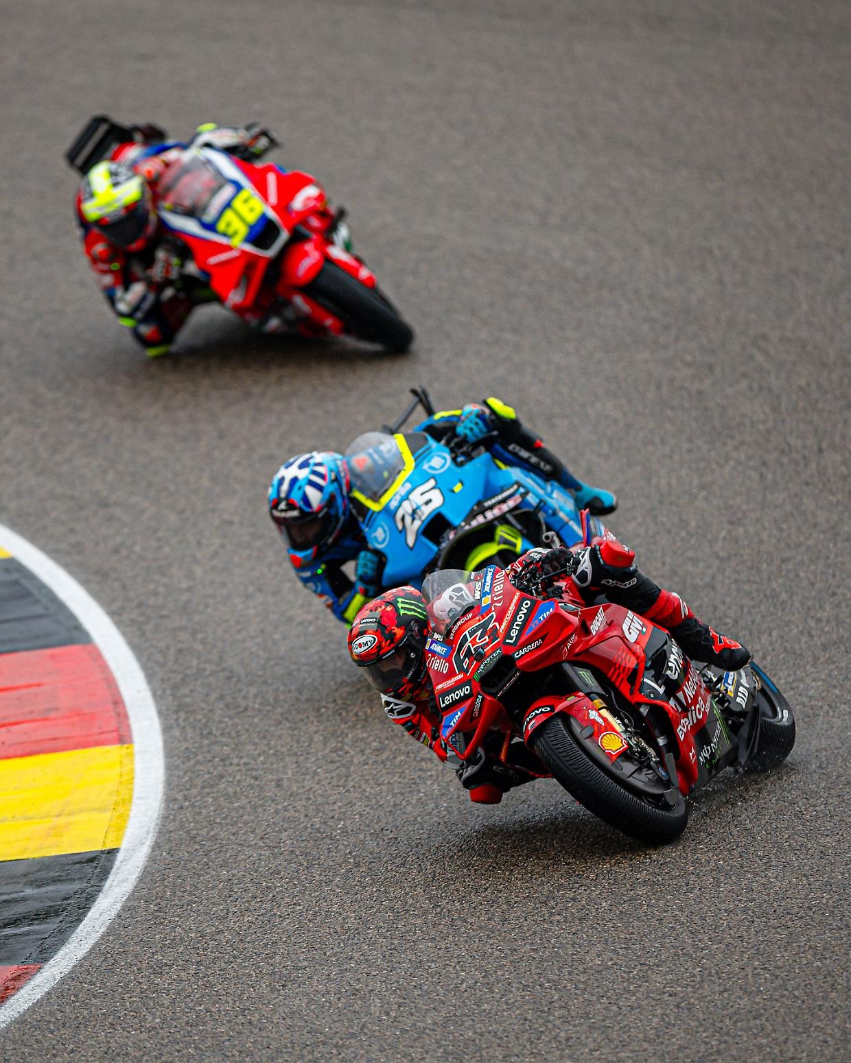 Doppietta dei Marquez in Germania, ma che rimonta per Bagnaia! 