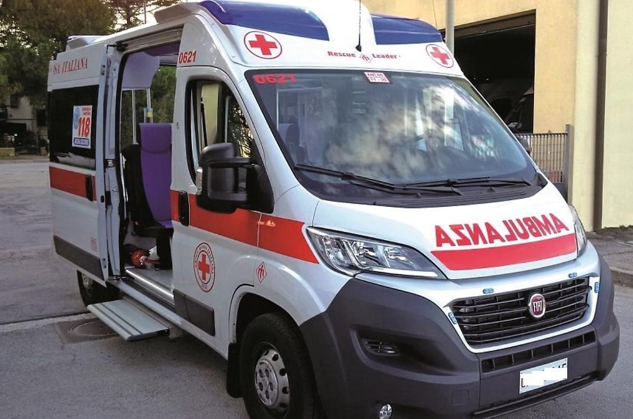 Scontro tra moto e furgone ad Oulx: ragazzo di 19 anni ferito e trasportato all'ospedale di Susa