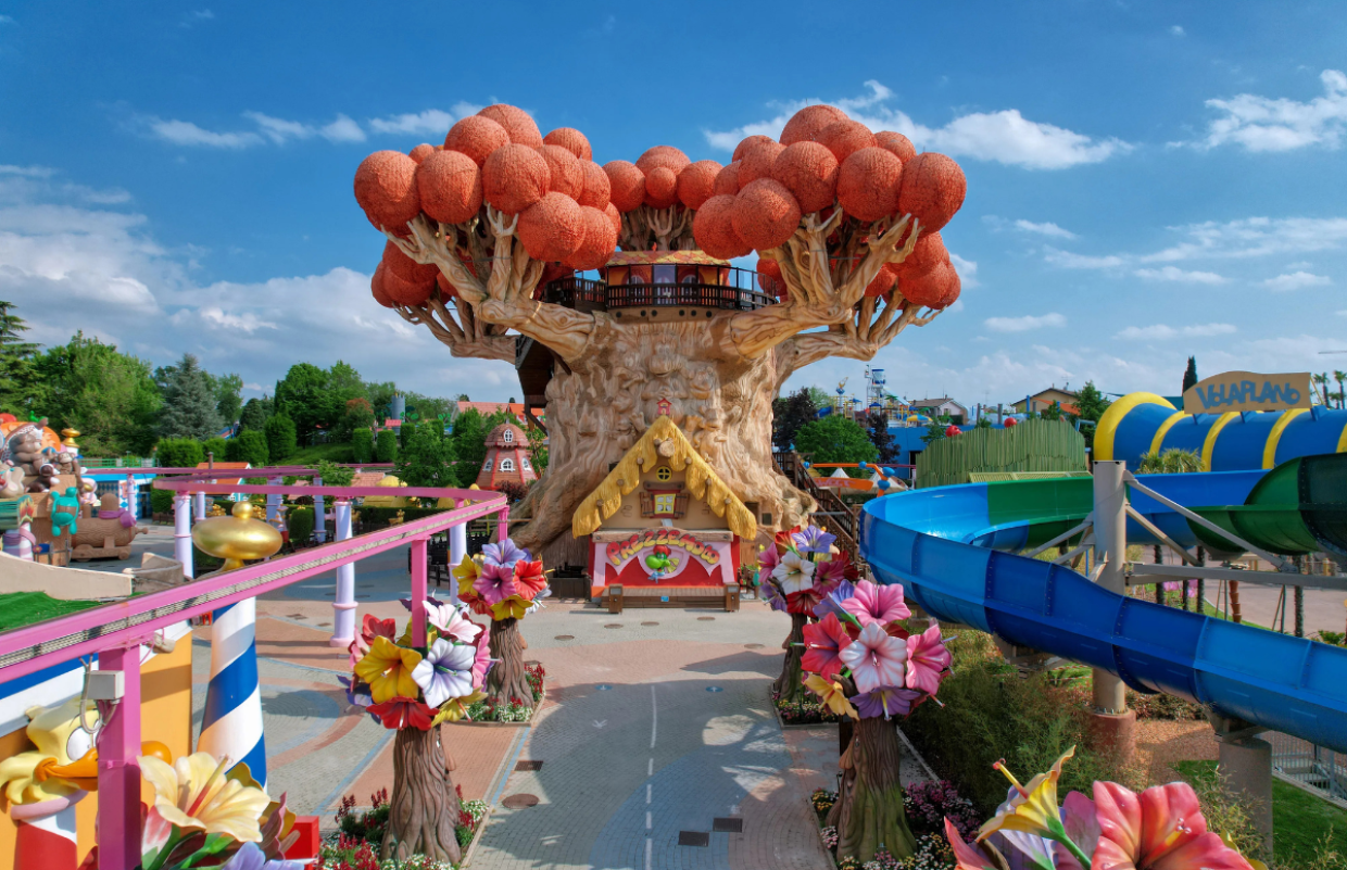 Gardaland compie 50 anni: il regno del divertimento che batte anche il Colosseo