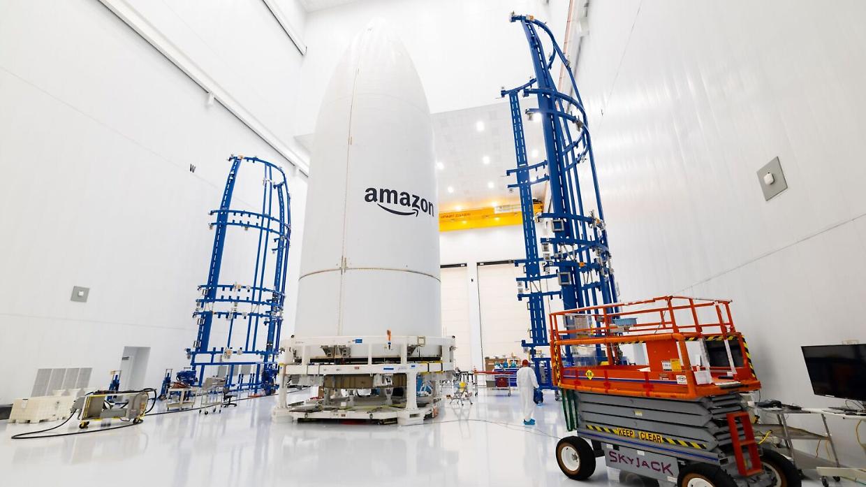 Amazon rilancia la sfida nello spazio: altri 24 satelliti Kuiper in orbita, grazie a SpaceX