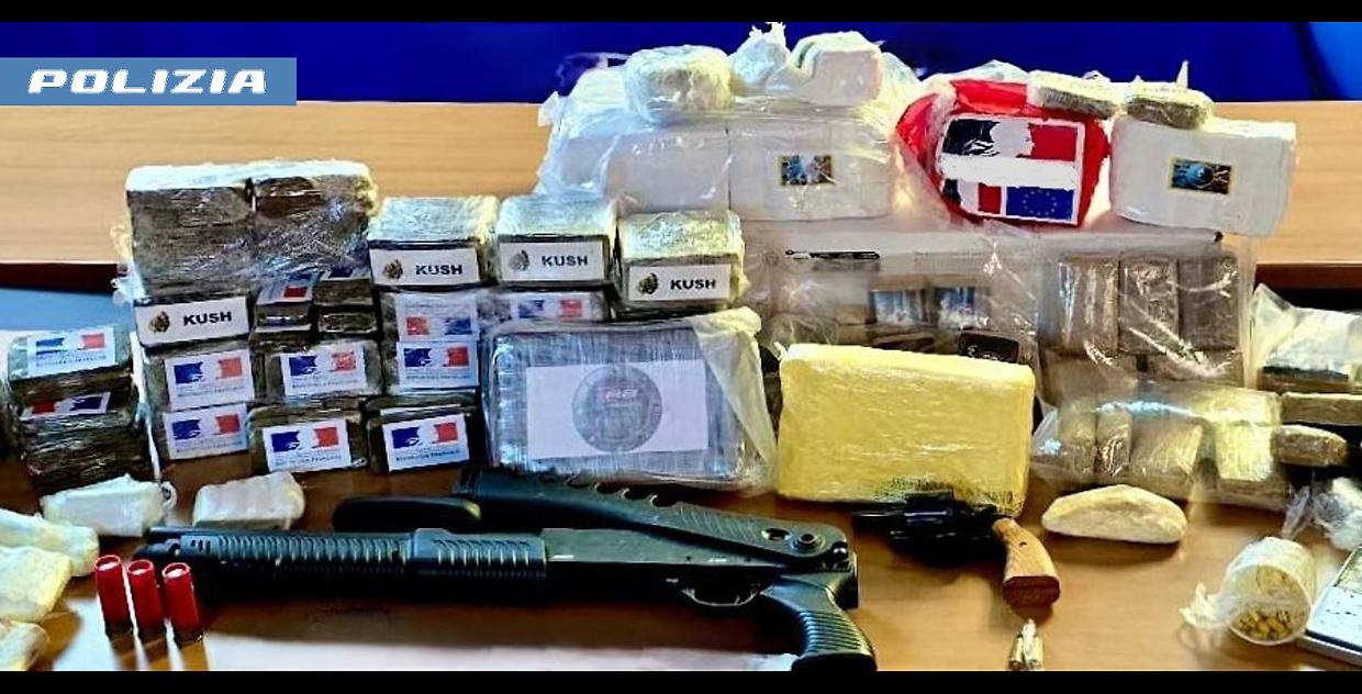Piossasco, 42 chili di droga e un arsenale nascosti in garage: quattro uomini in arresto