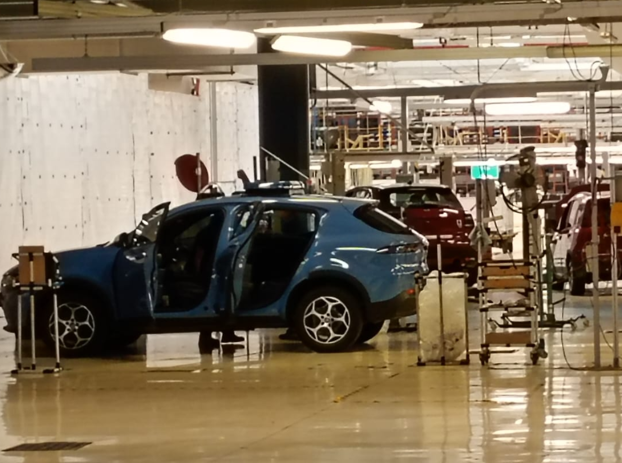 I ladri hanno rubato tre Alfa Romeo Tonale a Mirafiori