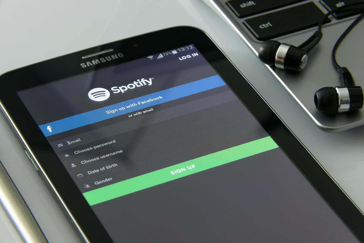 La playlist che non ti aspetti: cosa ascolta il mondo quando preme “Italia” su Spotify
