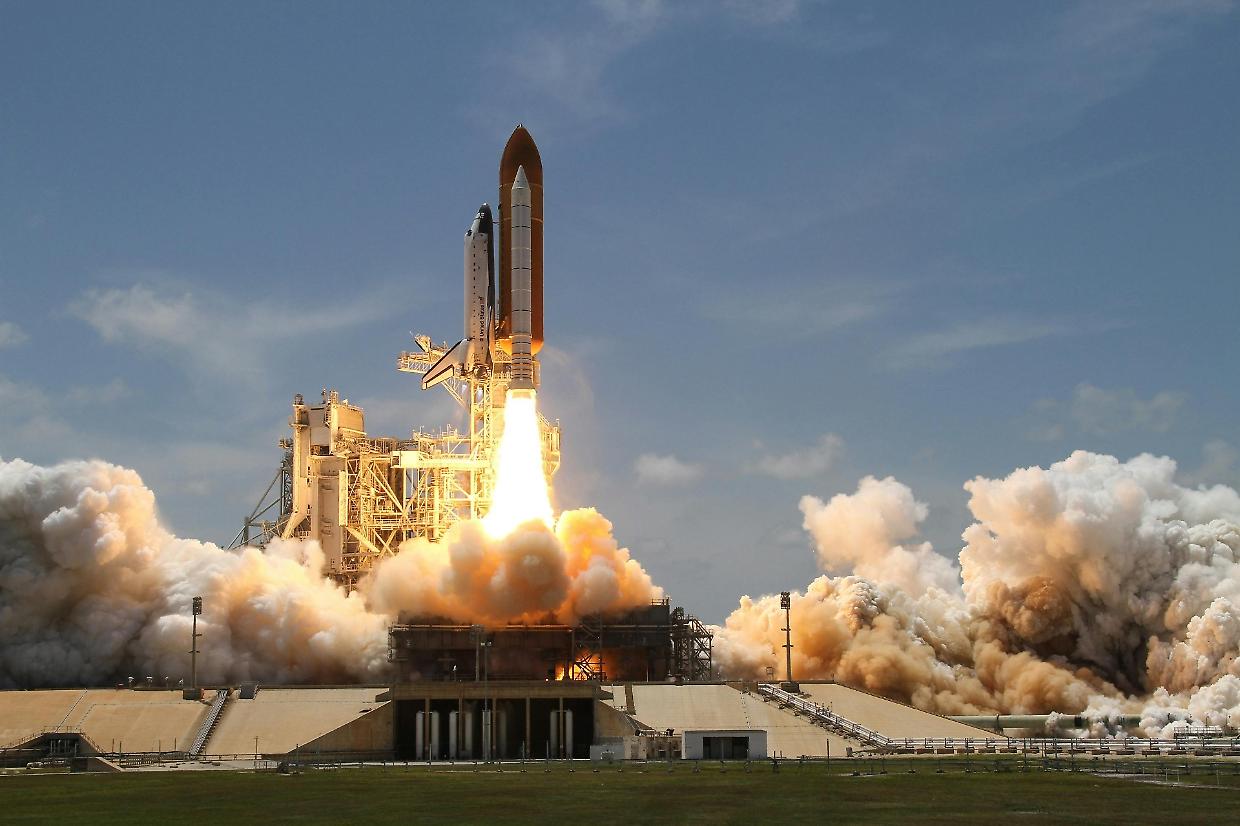 Troppi razzi mettono a rischio il buco dell’ozono: l’allarme degli scienziati