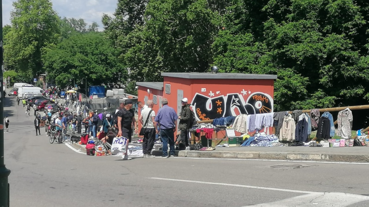 Emergenza abusivi sul ponte Carpanini, l'allarme (inascoltato) di Fratelli d'Italia