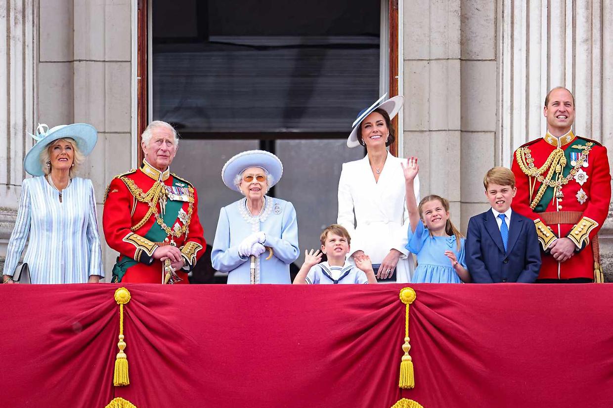 William e Kate spariscono da Londra: ecco dove si nasconde la famiglia reale (con i figli al seguito)