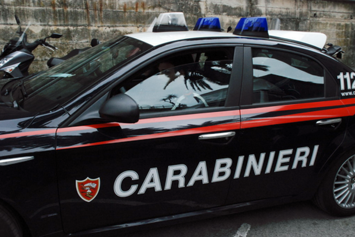Arrestati quattro torinesi in fuga: raggiunti dai militari sull'Aurelia dopo una rapina