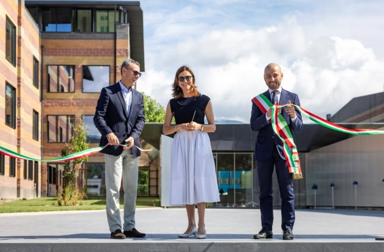 Azimut Yachts inaugura la sua nuova sede, sempre con lo sguardo rivolto alla Sacra di San Michele