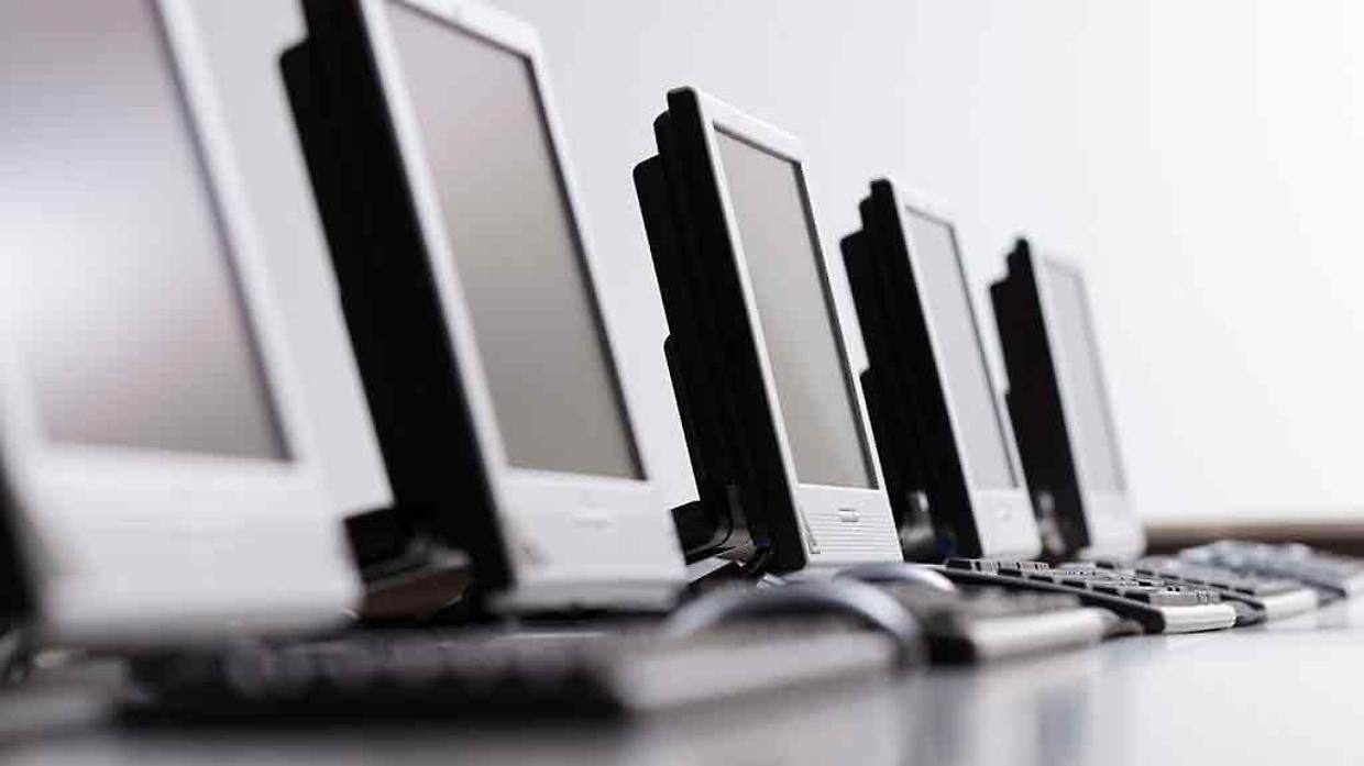 Dal rifiuto alla ripartenza: 12 computer ricondizionati al carcere "Giuseppe Montalto" di Alba