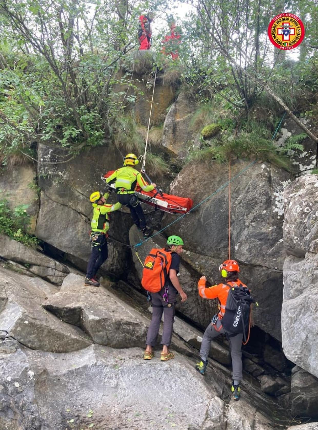 Valprato Soana, ciclista precipita in una scarpata: fondamentale l'intervento dell'elisoccorso