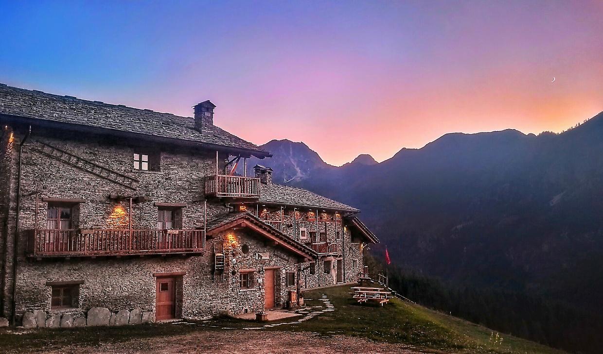 Una notte in regalo tra le montagne: boom di adesioni per il voucher vacanza delle valli Maira e Lanzo