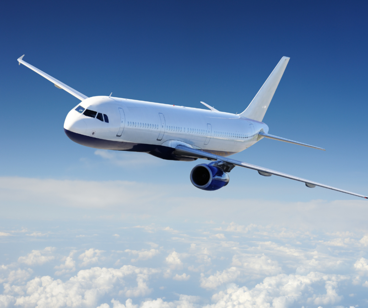 Ryanair ed easyJet record, Wizz Air in difficoltà: cosa succede alle low cost europee