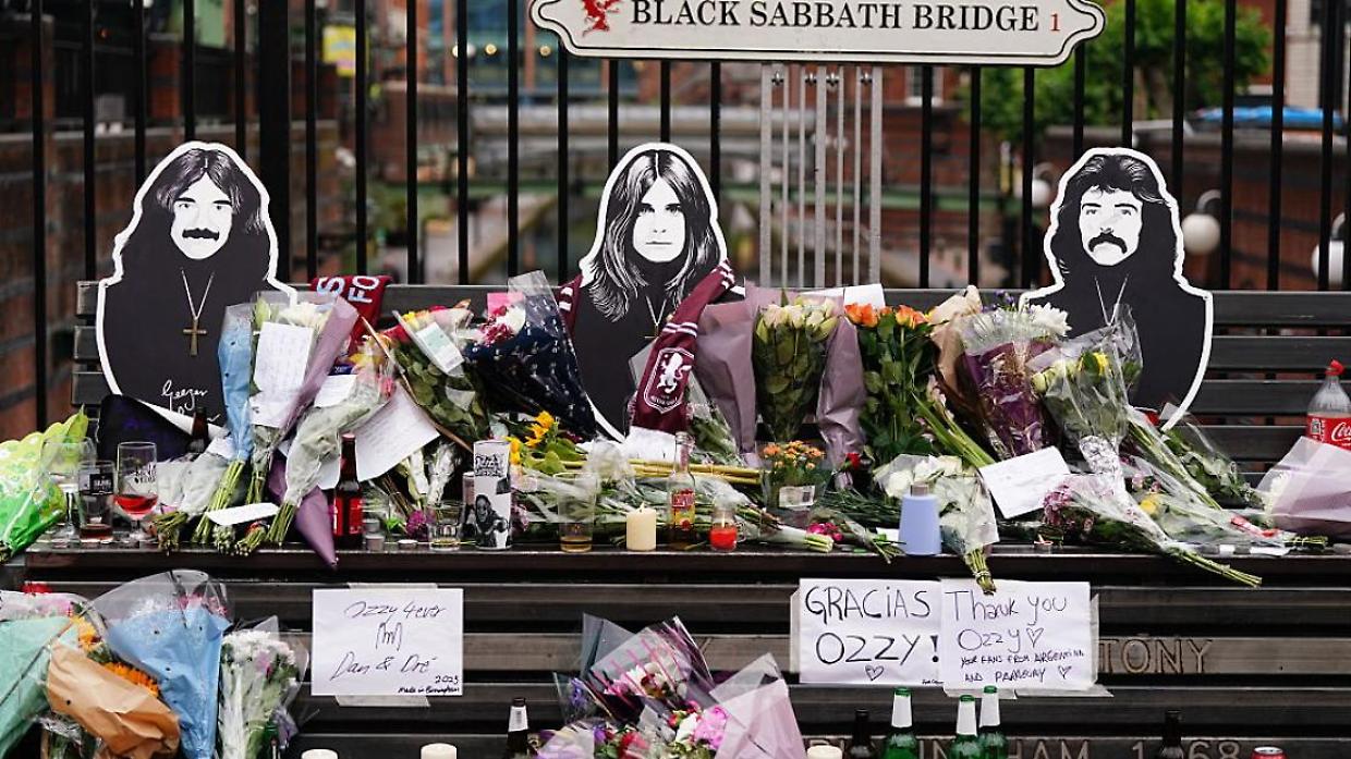 Ozzy Osbourne, addio tra polemiche e commozione: Birmingham celebra il suo mito