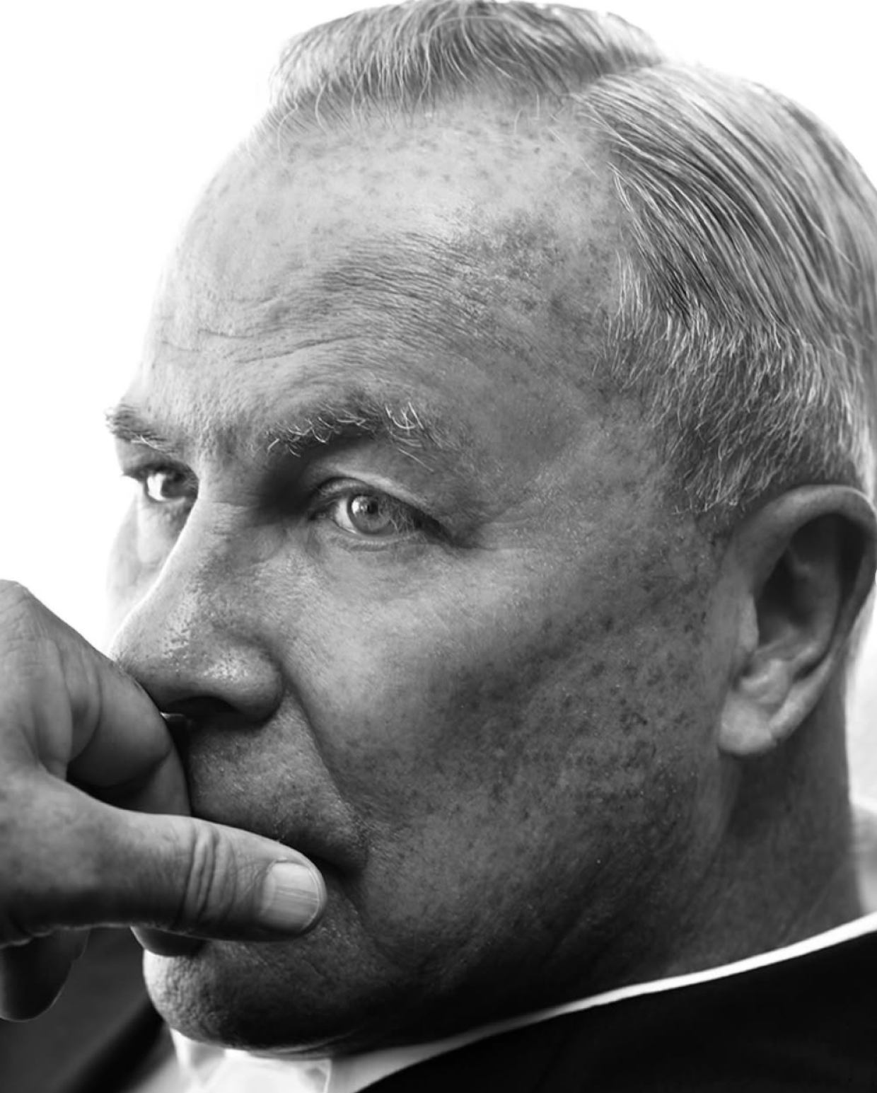 Addio a Robert Wilson, il regista che ha rivoluzionato il teatro contemporaneo