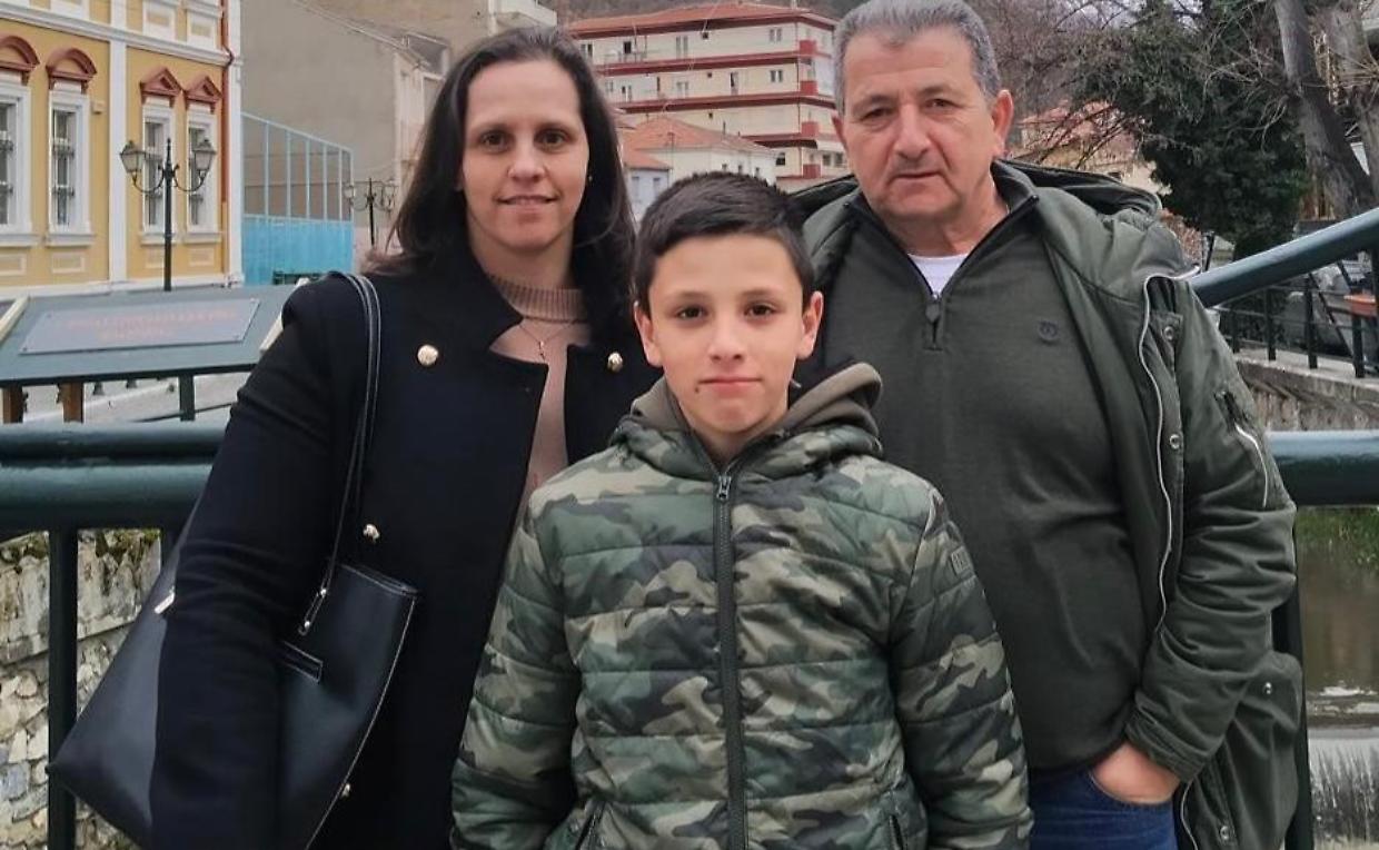 "Non può sudare": la corsa contro il tempo per salvare Dimitrios, 14 anni