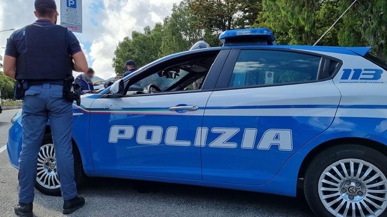 Verbania: guida con tasso alcolemico 5 volte oltre il limite e aggredisce due poliziotti
