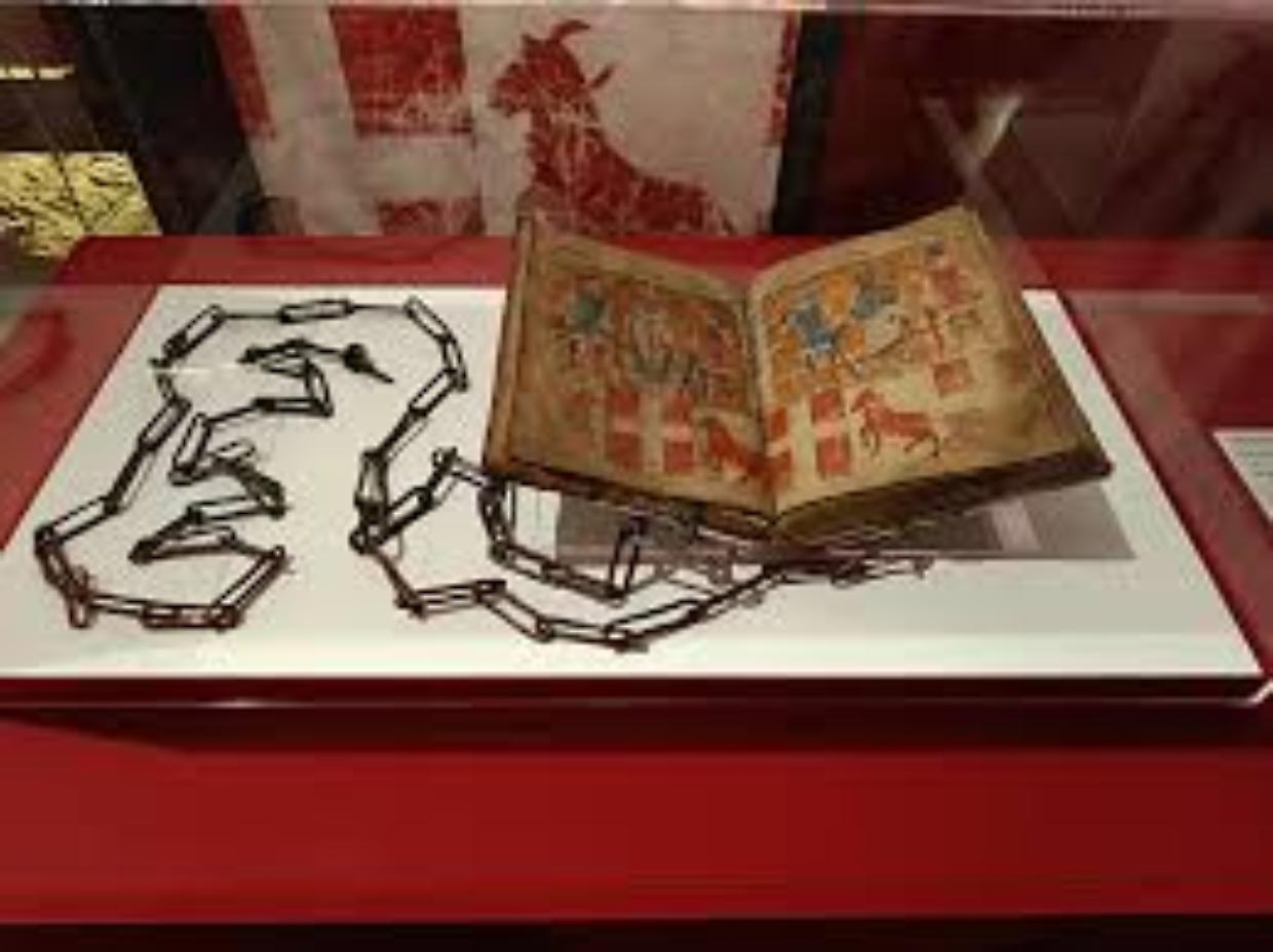 Il Codice della Catena: il libro che racconta la Torino medievale tra leggi, simboli e potere