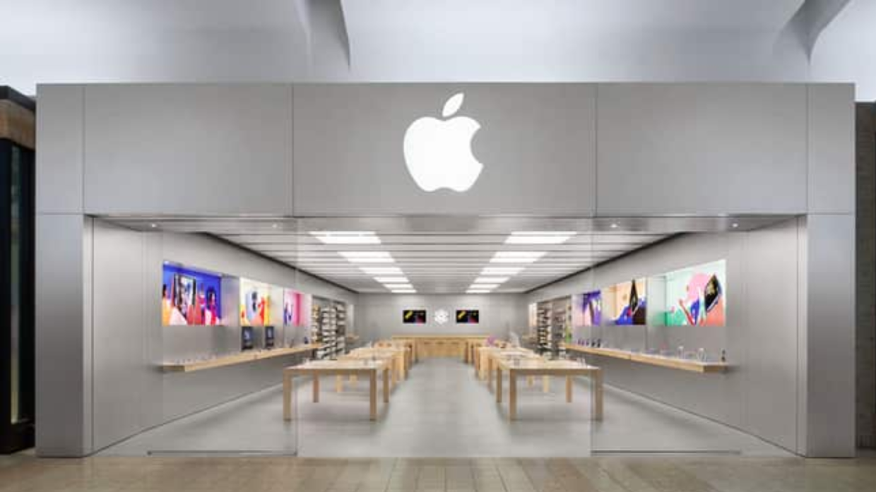 Apple stanzia 100 miliardi per la produzione negli Stati Uniti per evitare i dazi di Trump
