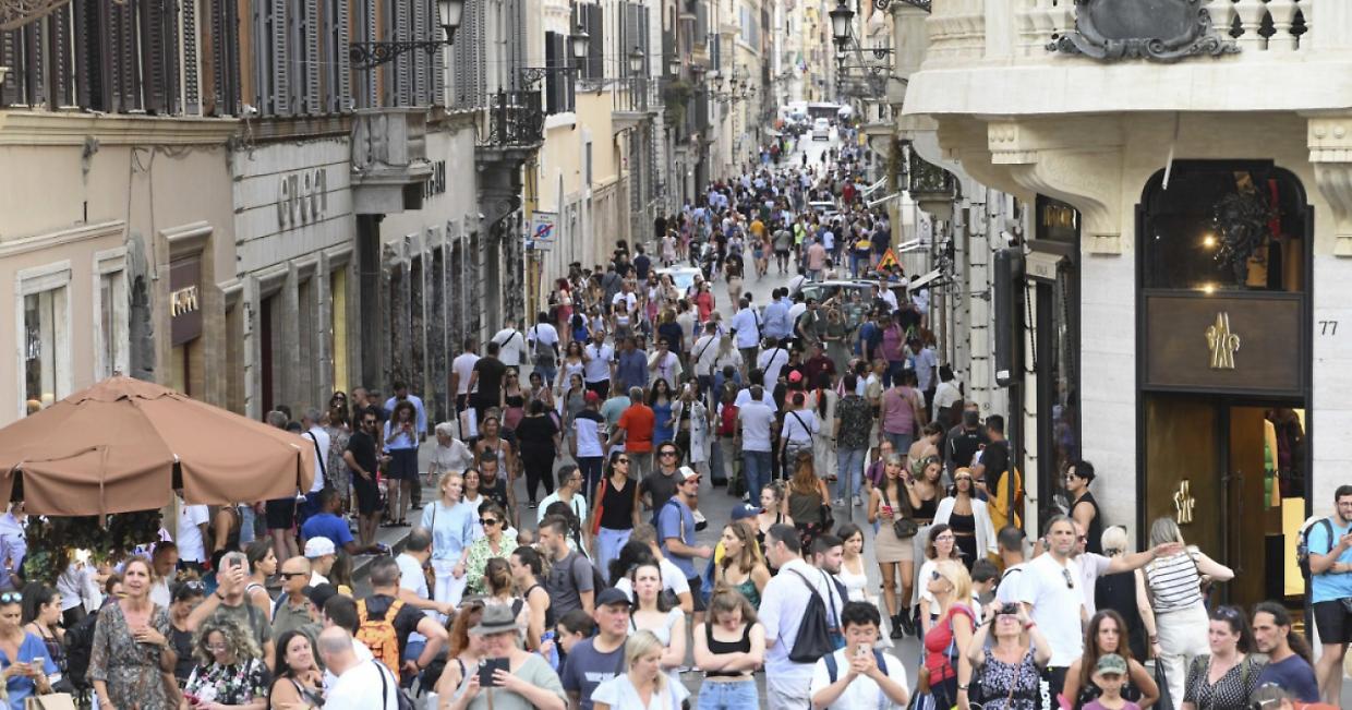 Estate 2025 da record: l’Italia conquista i turisti e batte ogni previsione
