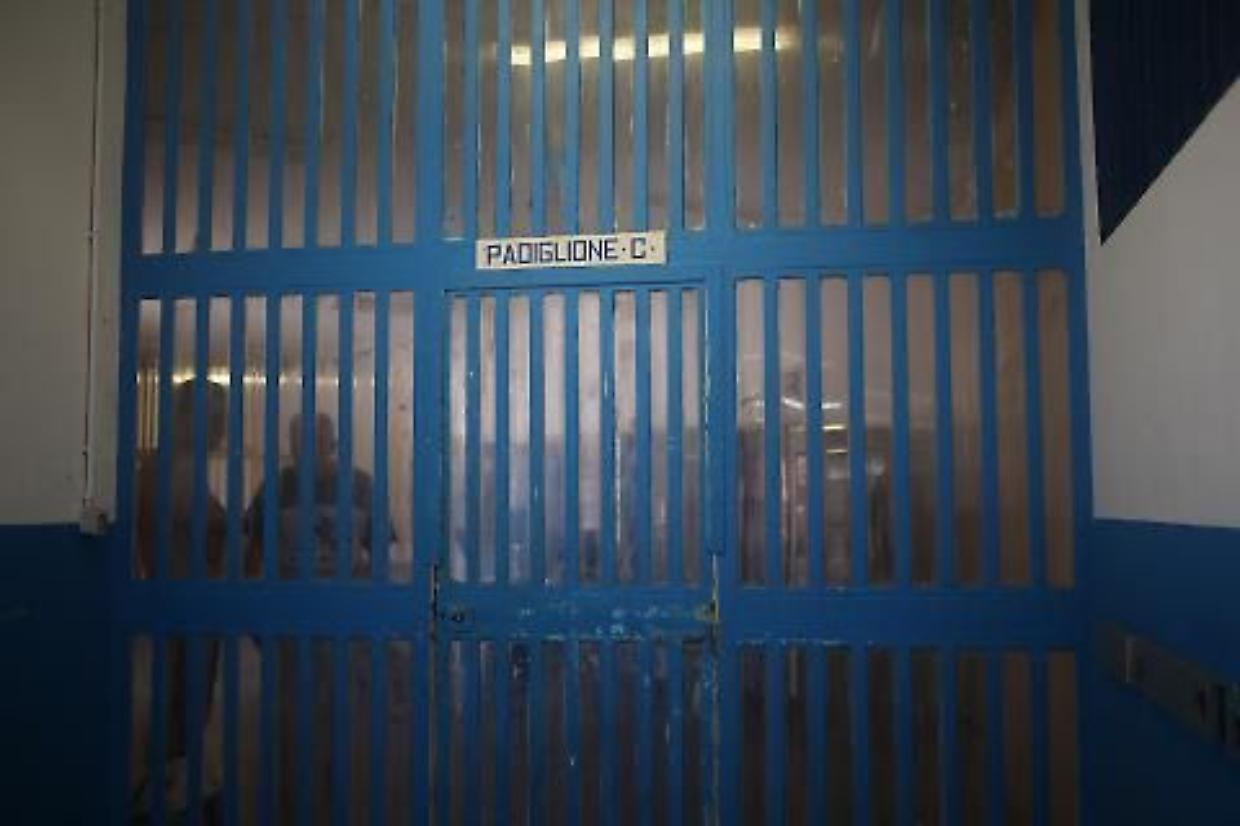 Si toglie la vita impiccandosi nel bagno della cella. E’ il 53esimo morto nelle carceri italiane nel 2025