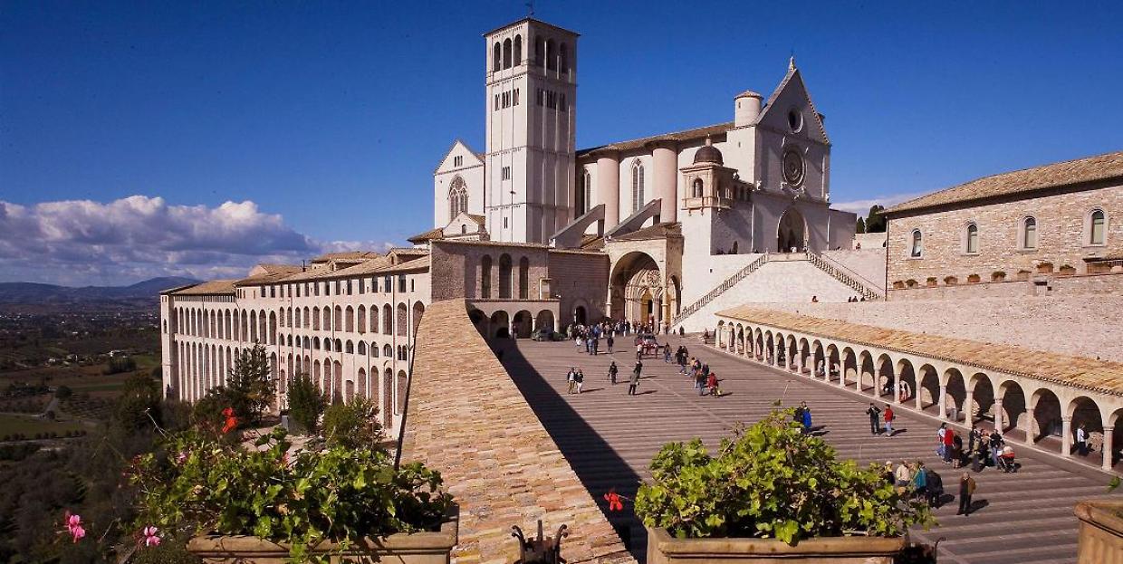 Arrivano i totem per le offerte digitali in 100 chiese italiane