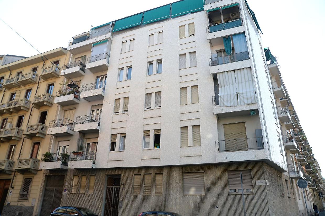 Torino, cadavere in decomposizione trovato in un appartamento: a dare l’allarme i vicini