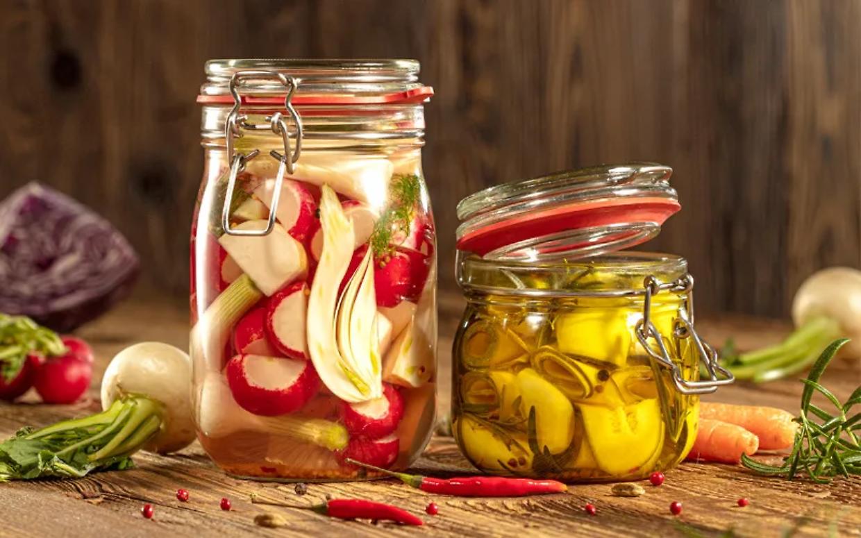 Come conservare gli alimenti, per fare in modo da proteggerli dal botulino, ecco i consigli degli esperti
