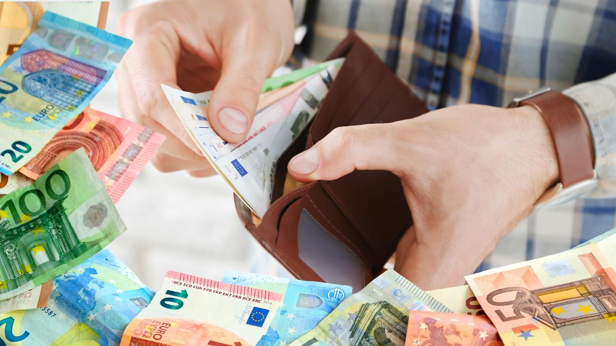 Assegno di inclusione, contributo straordinario fino a 500 euro: ecco quando arriva