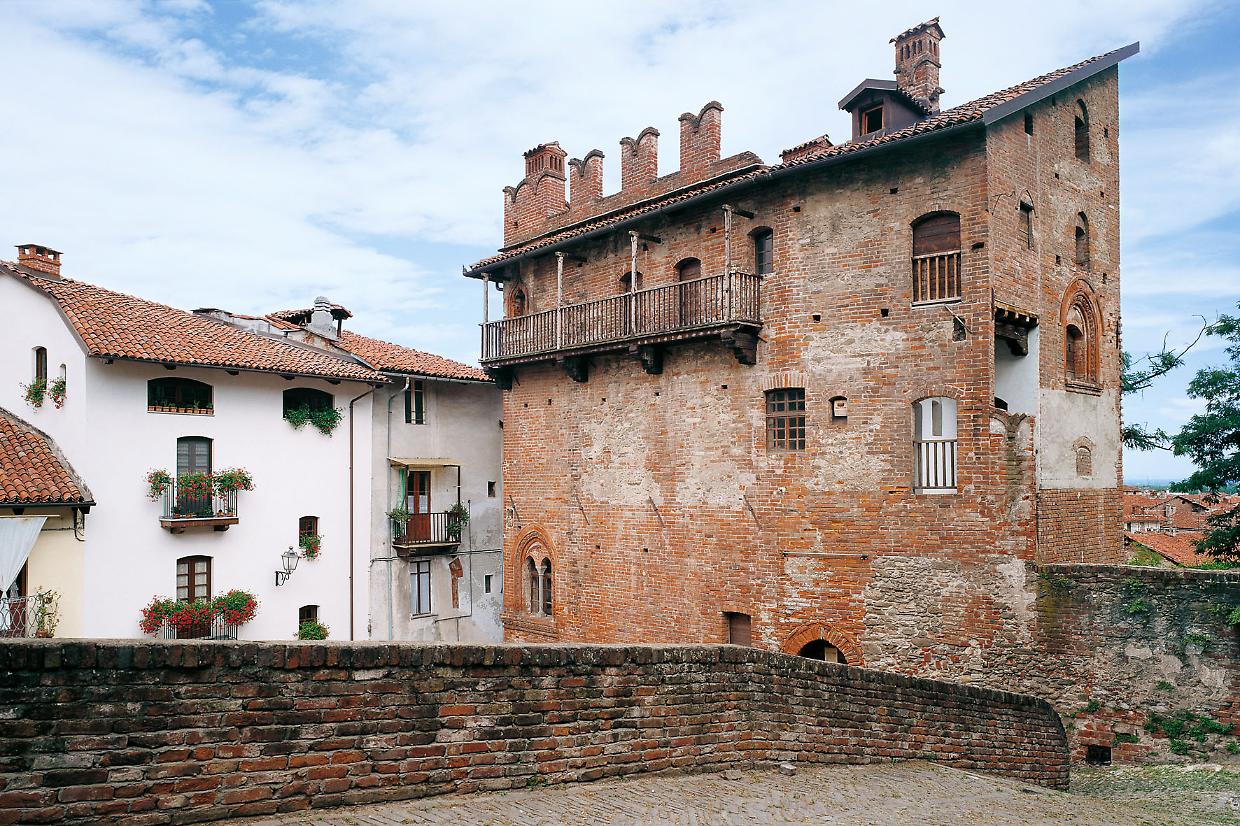 Sosta gratuita a Pinerolo: due settimane per scoprire le bellezze della Porta delle Alpi