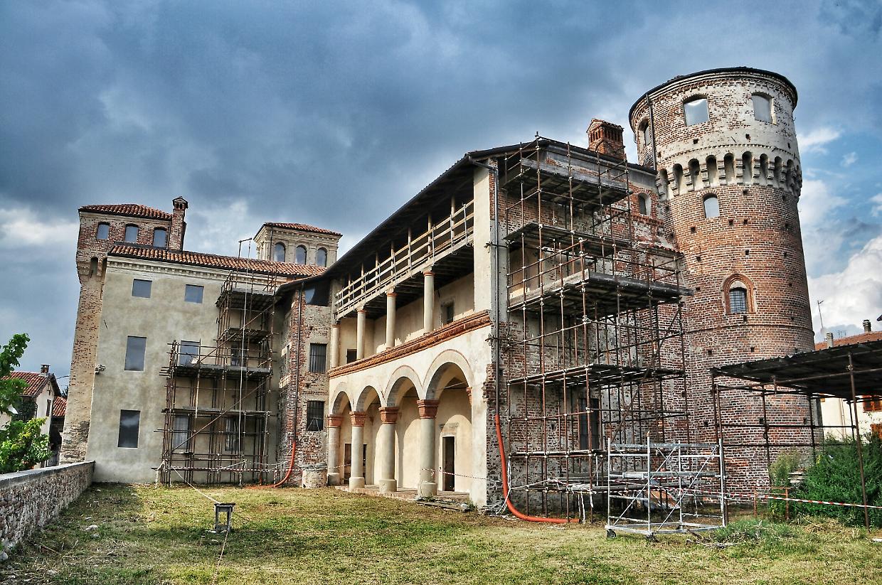 Ozegna rinnova il suo simbolo: il Castello si prepara a vivere una nuova vita