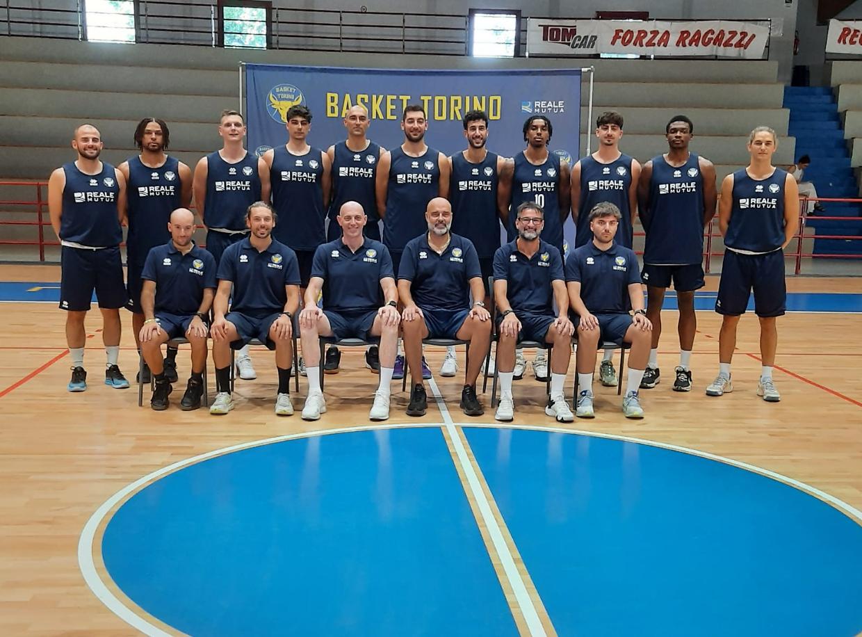 La Reale Mutua è tornata in campo, coach Moretti: «Abbiamo meno taglia, ma più atletismo, saremo veloci e morderemo in difesa»