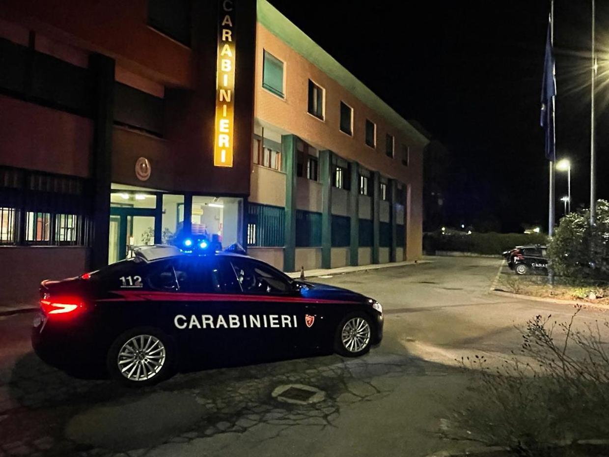 Rivoli, furti e rapine in serie: bottino di 2500 euro fa scattare misure di sicurezza