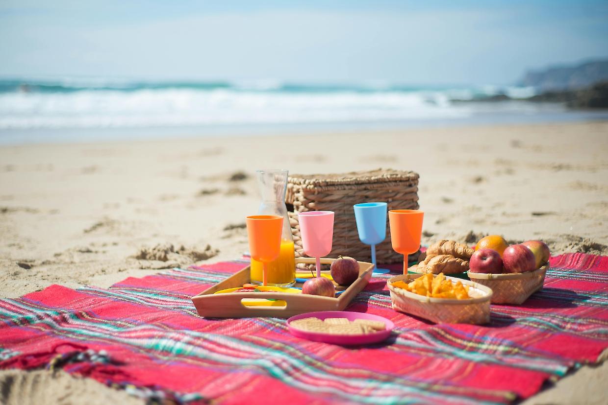 Estate e disturbi digestivi: la guida completa per pranzi in spiaggia sereni