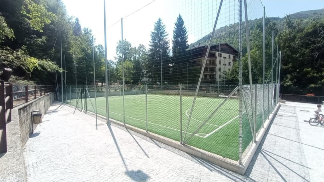 Nuovi spazi per lo sport a Limone Piemonte: aperti i campi di calcio e volley