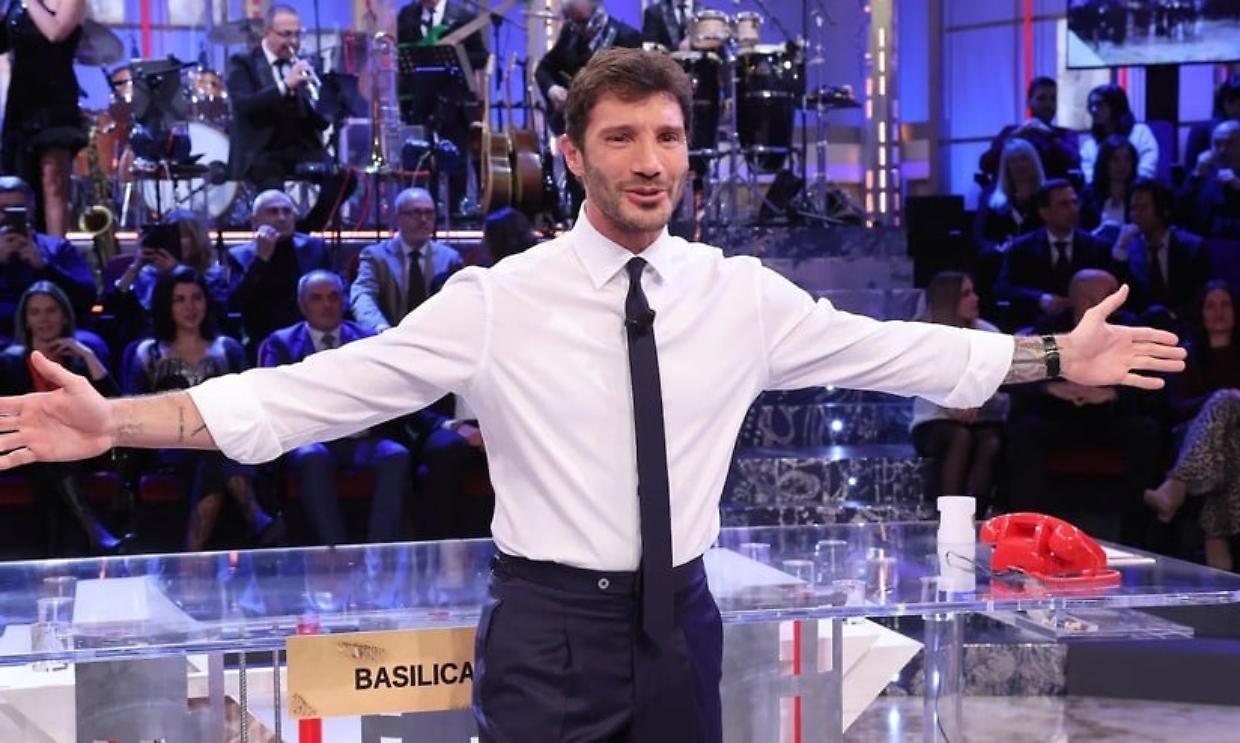 La Procura di Roma indaga su un video privato di Stefano De Martino pubblicato online
