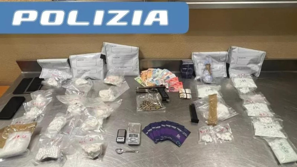 Domodossola, blitz antidroga: 20enne arrestato con 2 chili di cocaina e un’arma