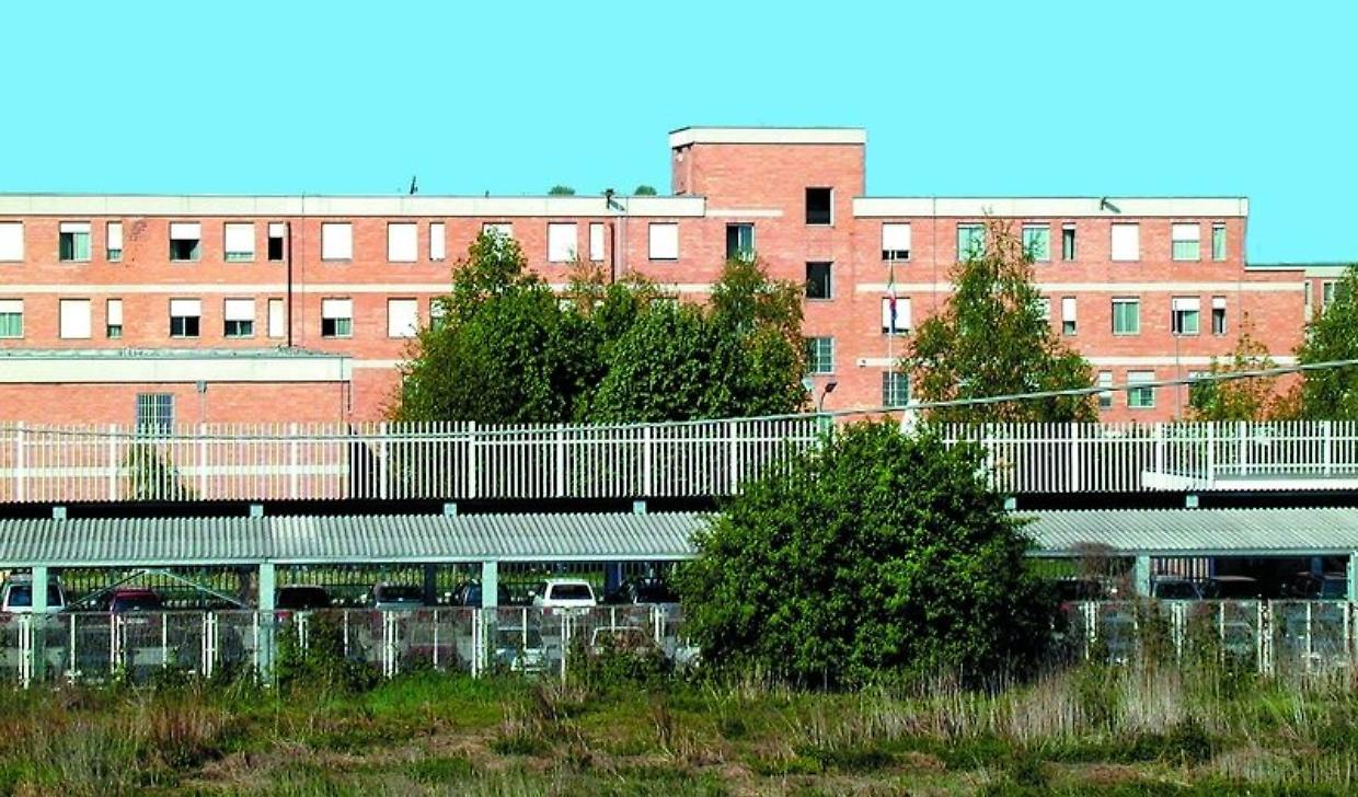 Detenuto aggredisce due agenti nel carcere di Alba