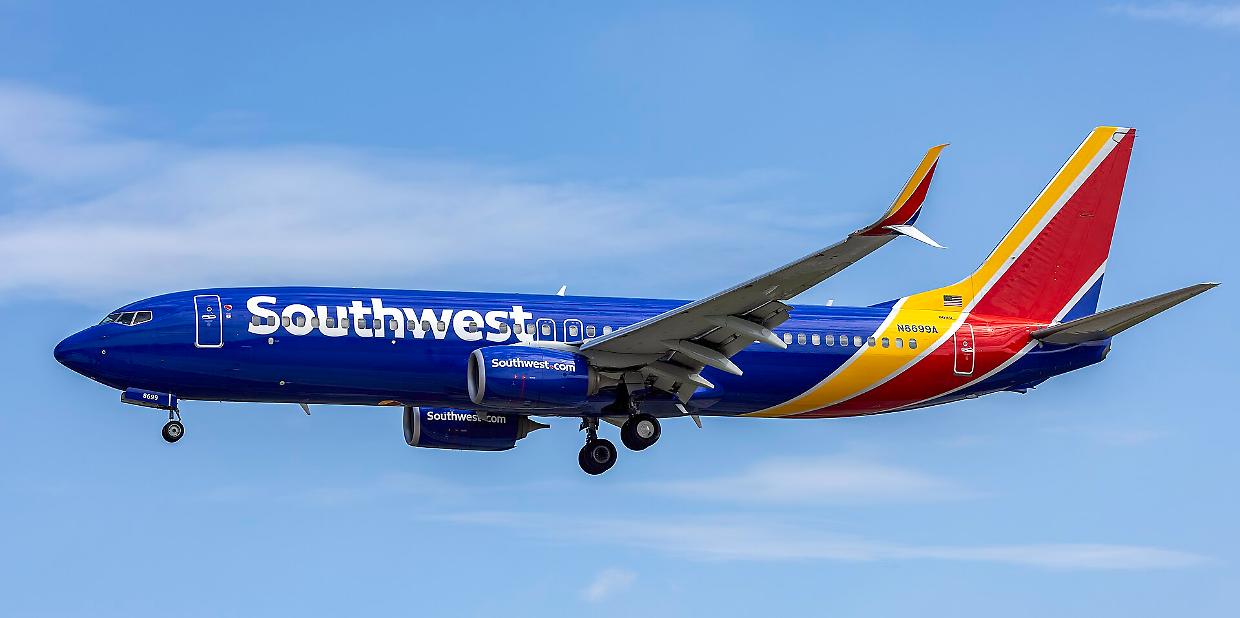Southwest Airlines cambia la sua policy: se non basta lo spazio di un posto, se ne dovrà acquistare un altro (e il rimborso non è garantito)